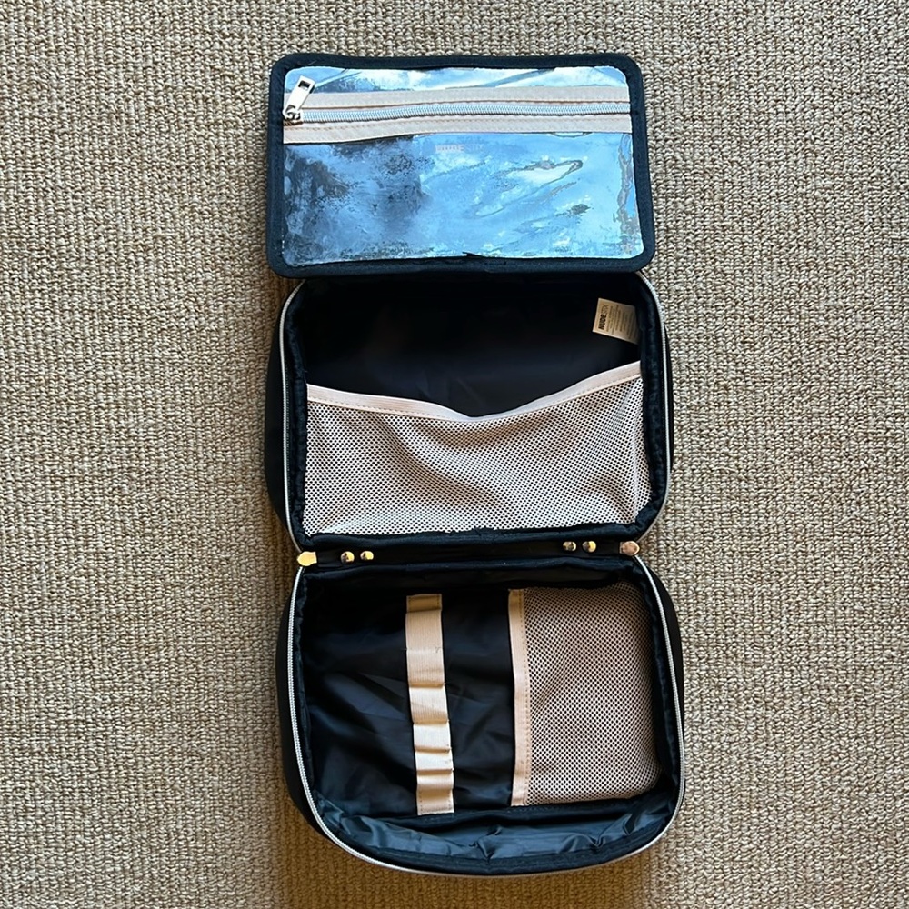 Nudestix hanging cosmetic case